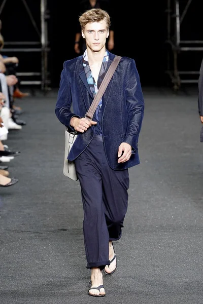 Look 40